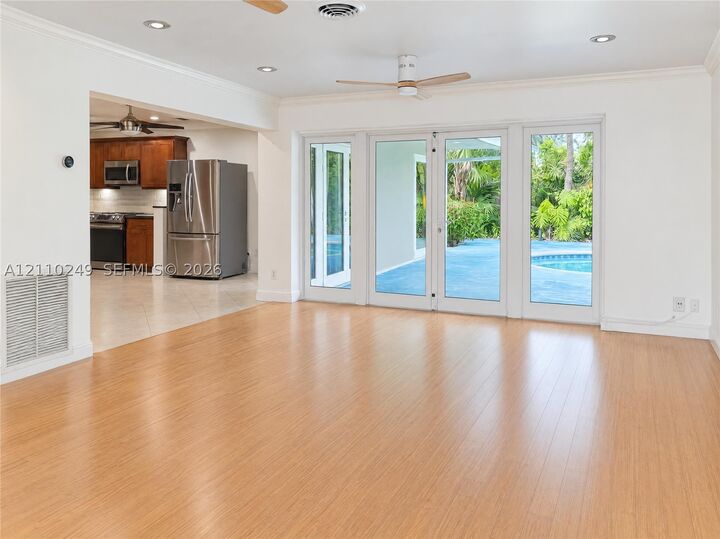 Property Photo: 1825 NE 26th Dr FL 33306
