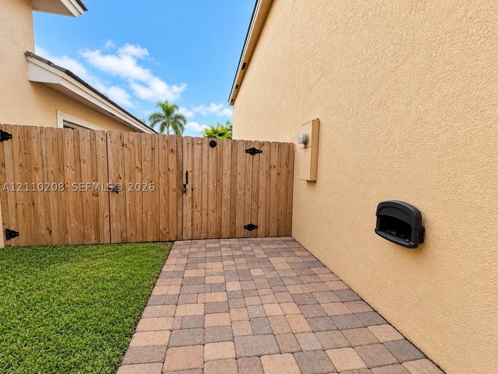 Property Photo: 657 SE 30th Ter A FL 33033