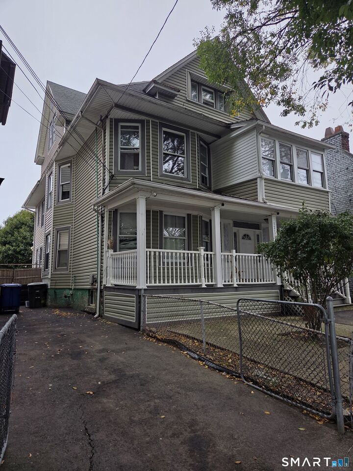 Property Photo:  1211 Park Avenue  CT 06604 