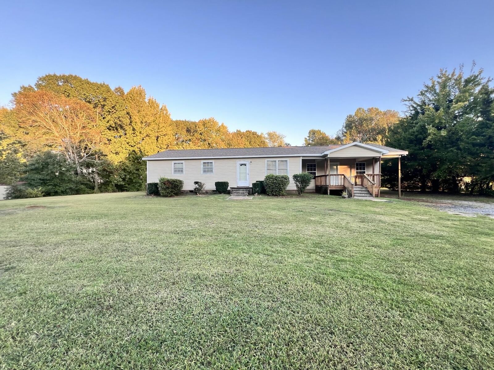 Property Photo: 216 Imperial Drive SC 29379