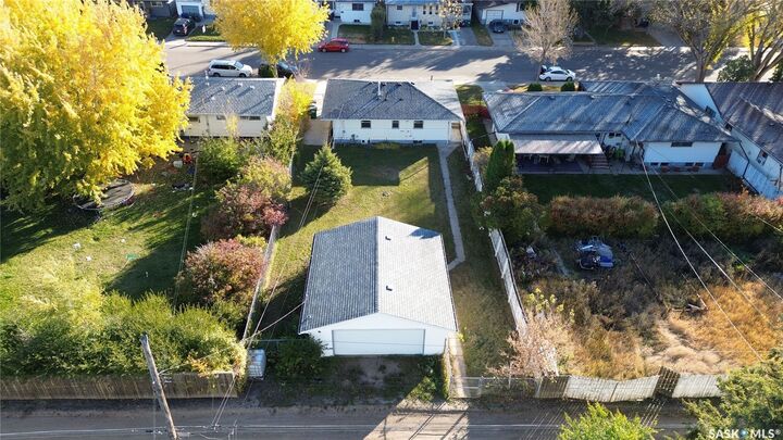 Property Photo:  607 Q Avenue N  SK S7L 2Y2 