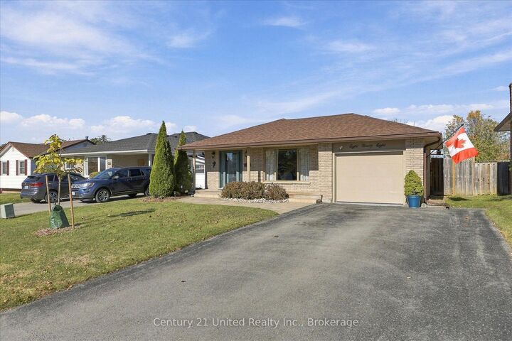 Property Photo:  898 Sydenham Road  ON K9J 1K2 