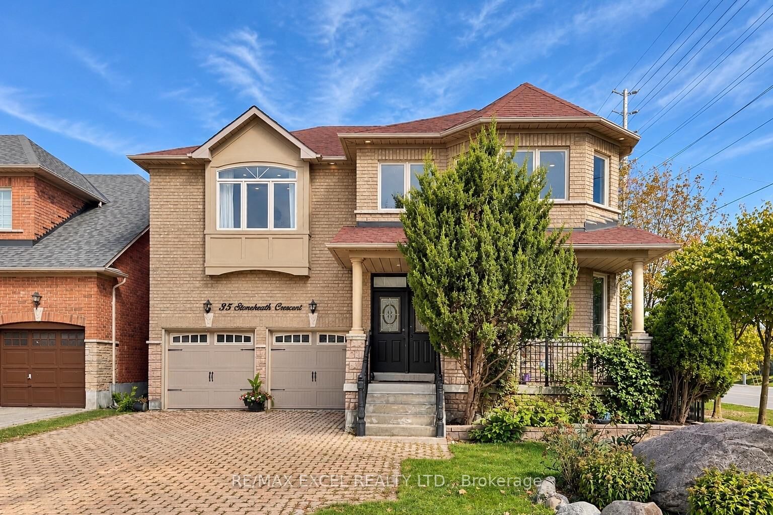 Property Photo:  35 Stoneheath Crescent  ON L6C 2K9 