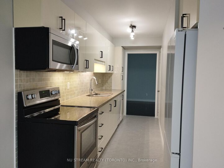 Property Photo: 20 Scenic Mill Way ON M2L 1S3