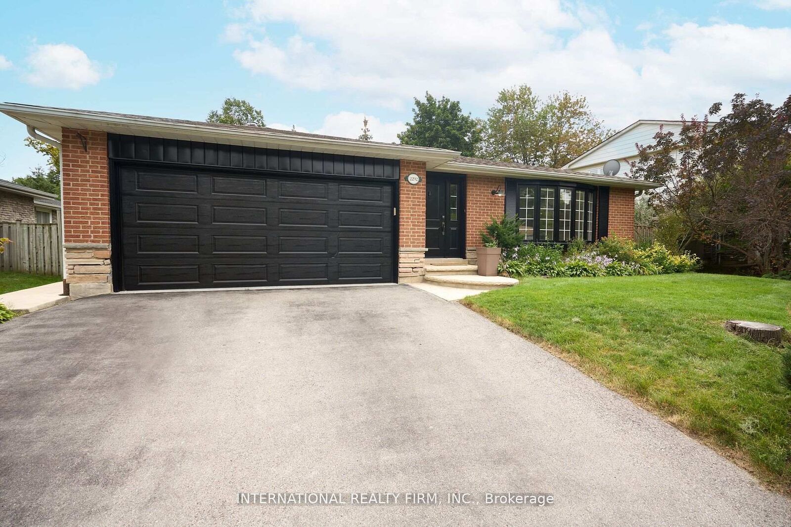 Property Photo:  2292 Devon Road  ON L6J 5R4 