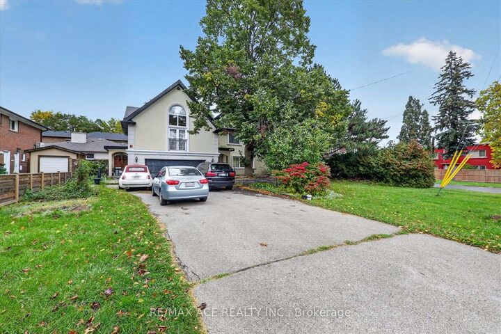 Photo de la propriété:  3 Larwood Boulevard Main  ON M1M 2M4 