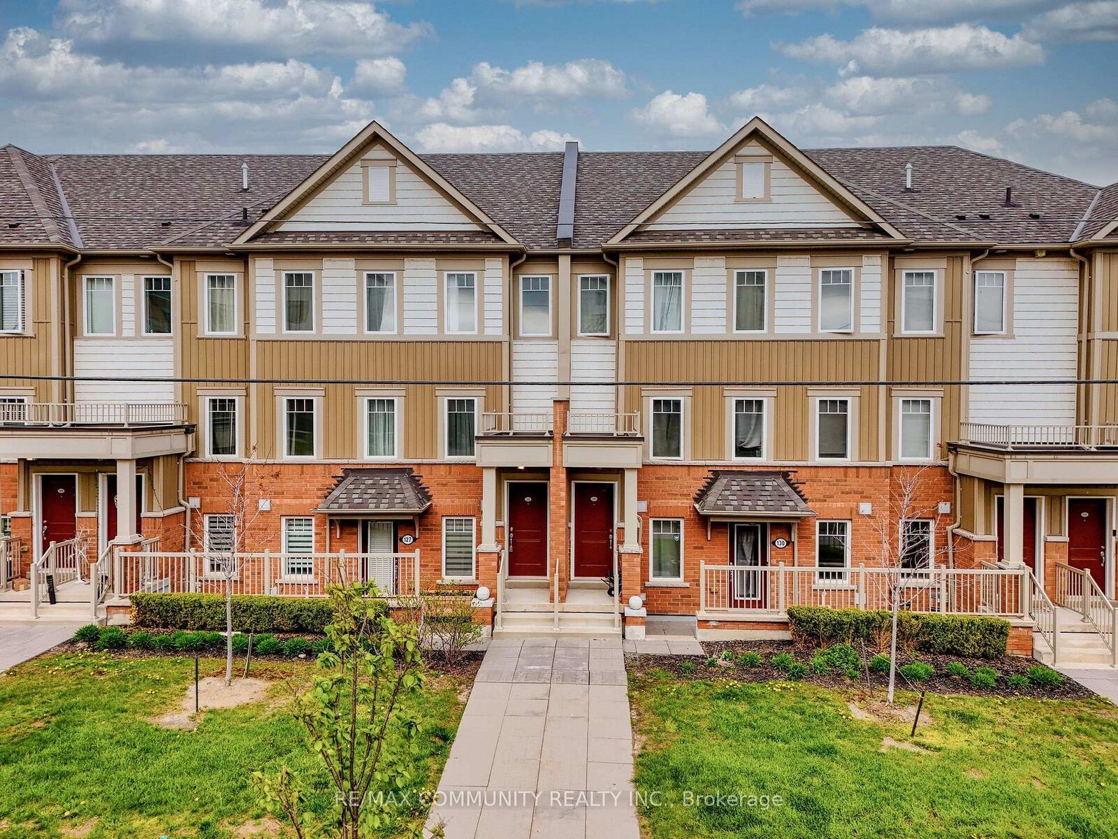 Property Photo:  2500 Hill Rise Court 128  ON L1L 0M6 