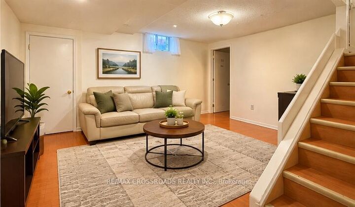 Property Photo:  52 Norman Ross Drive  ON L3S 2Z1 