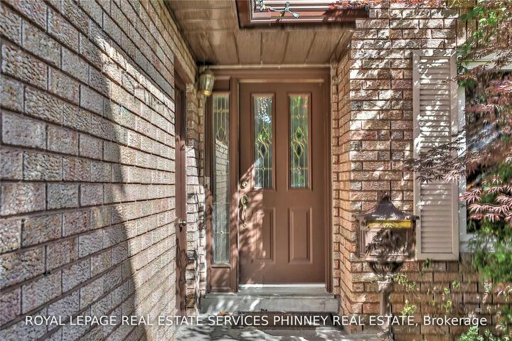 Property Photo: 1004 Cutler Court ON L5H 4C9