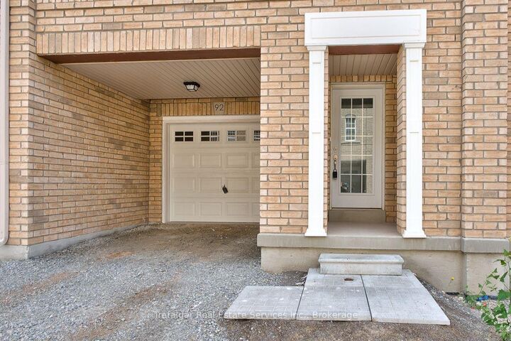 Property Photo:  2280 Baronwood Drive 92  ON L6M 0K4 
