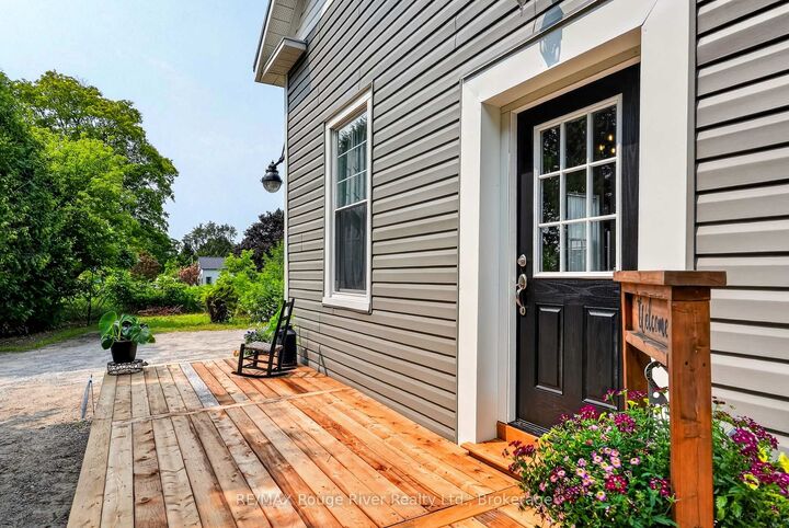 Property Photo:  