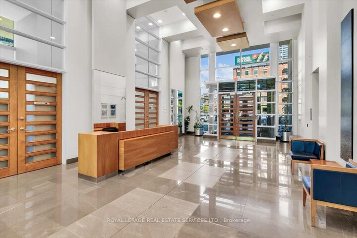 Property Photo:  397 Front Street W 911  ON M5V 3S1 