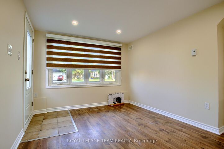 Property Photo:  31 Pritchard Drive B  ON K2G 1B2 