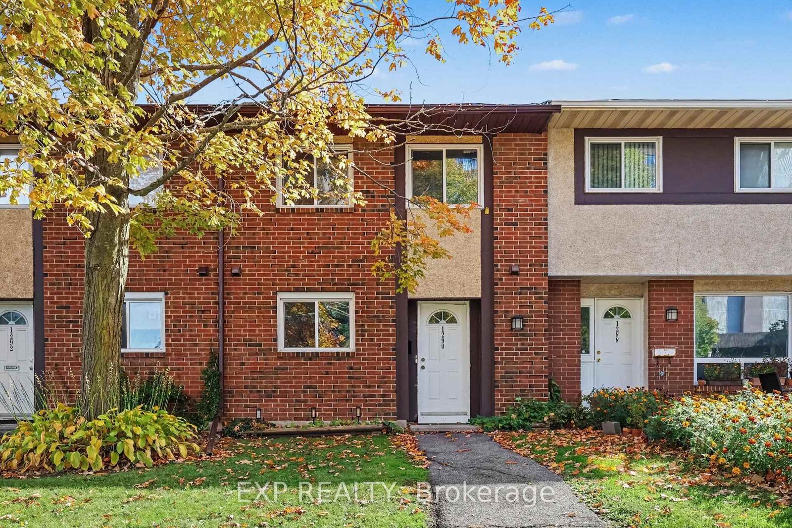 Property Photo: 1290 Cahill Drive ON K1V 9R1