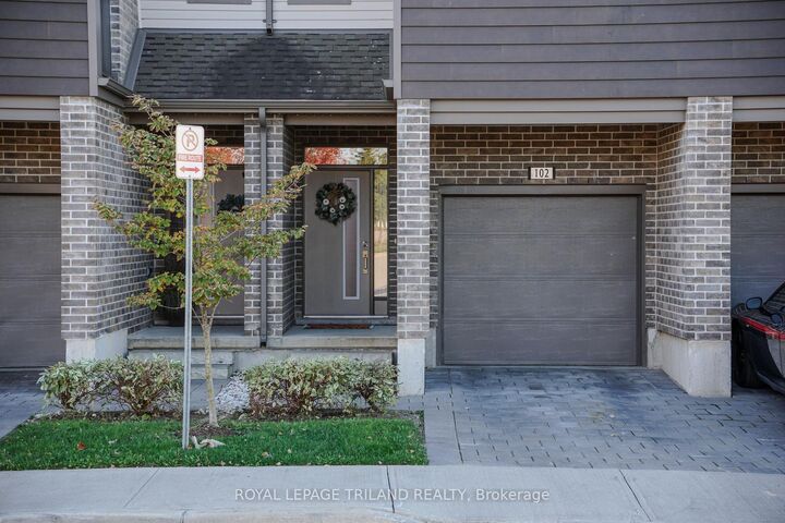 Property Photo:  2070 Meadowgate Boulevard 102  ON N6M 0H5 