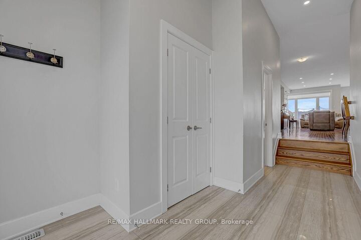 Property Photo:  46 Hurdis Way  ON K7C 0L3 