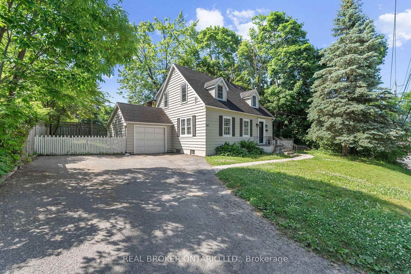 Property Photo: 77 Wellington Street E Bsmt ON L4M 2C3