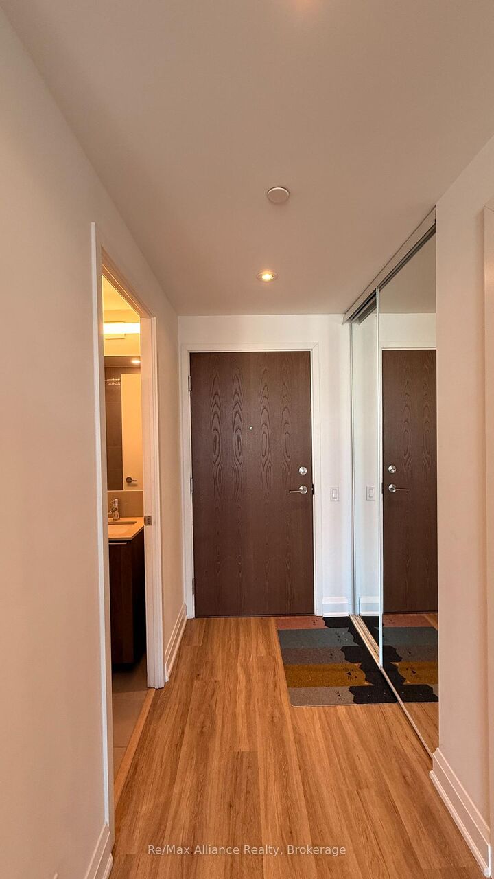 Property Photo:  7890 Jane Street 5503  ON L4K 0K9 