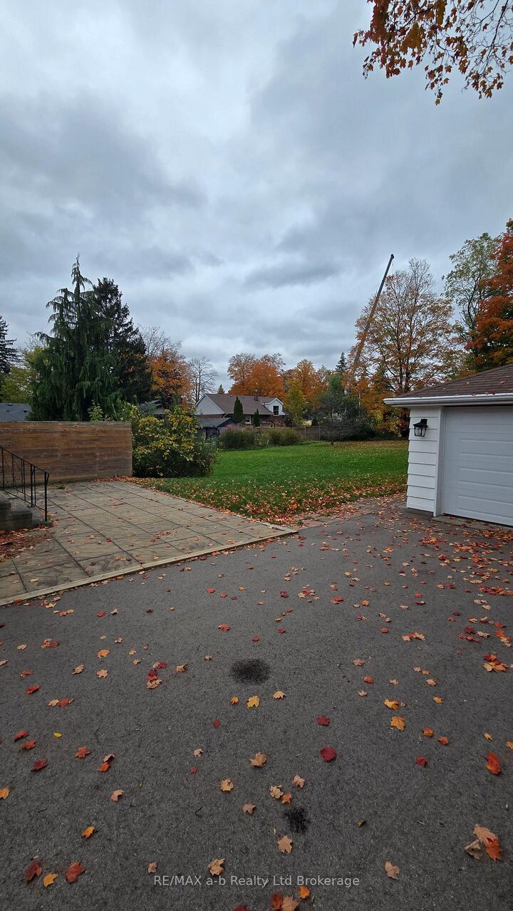 Property Photo: 361 Vincent Street ON N4S 5M5