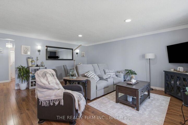 Property Photo:  25 Queenston Crescent  ON N5W 1N7 