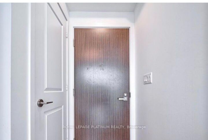 Property Photo:  1 The Esplanade Drive 2805  ON M5E 0A8 