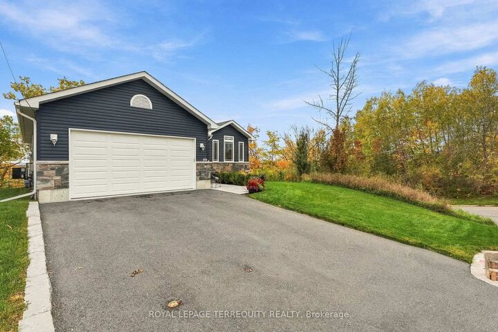 Property Photo:  89 Harris Street  ON K0L 1L0 