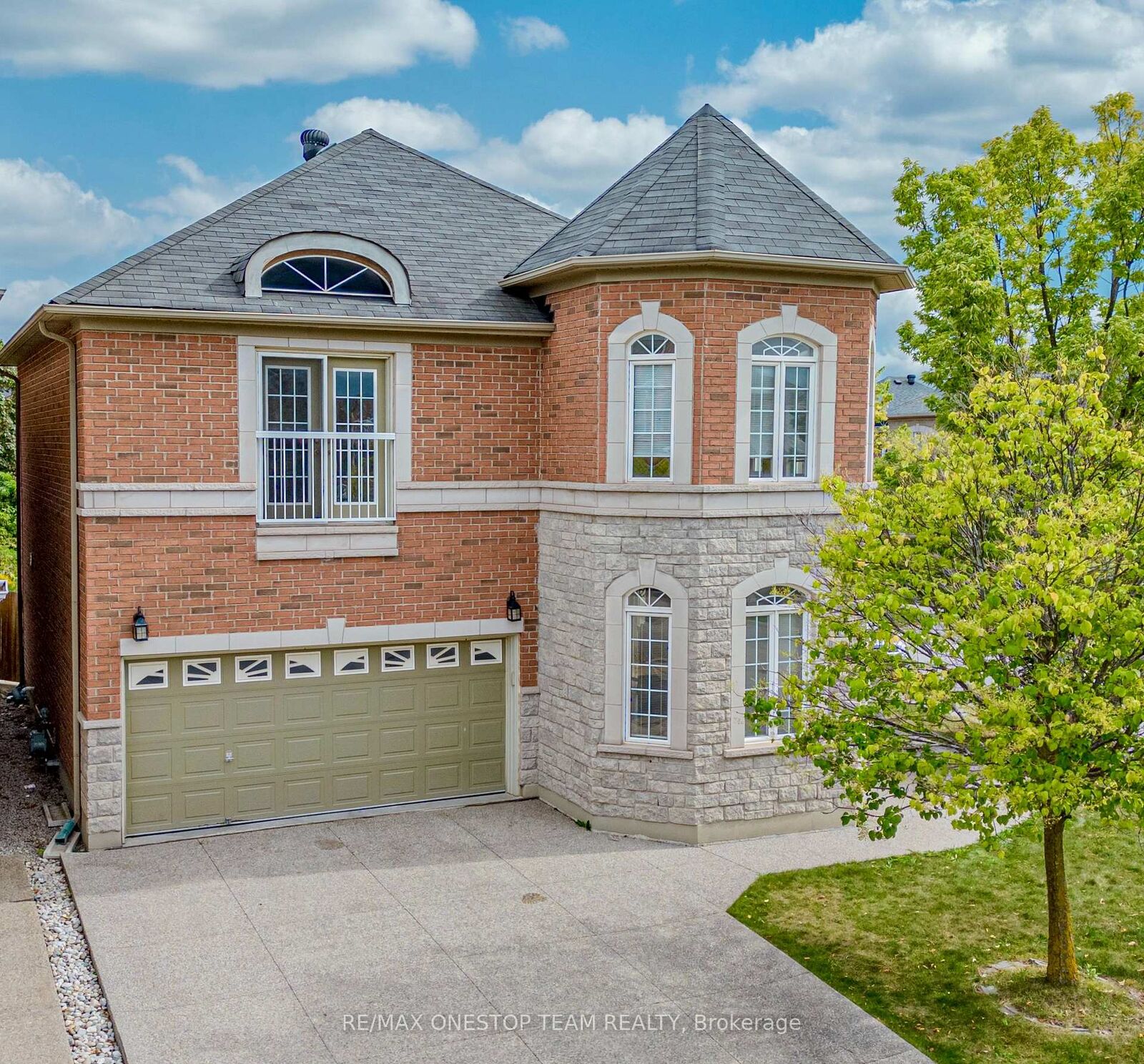 Property Photo:  2507 Nichols Drive  ON L6H 7A4 