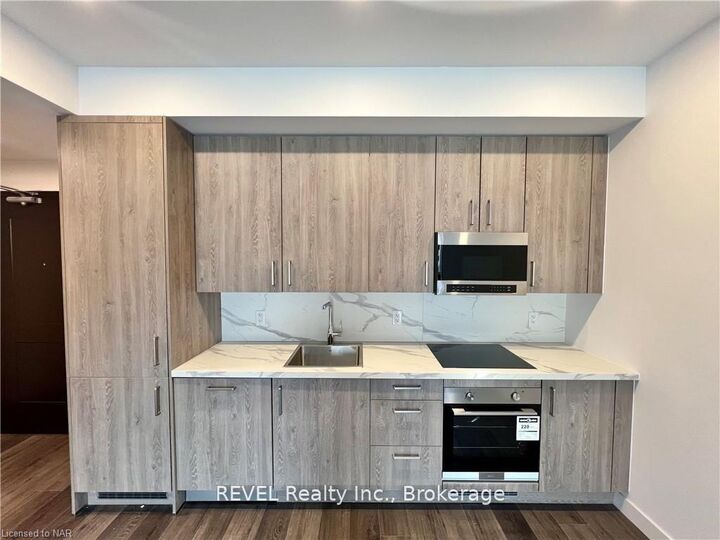 Property Photo:  7549 Kalar Road 213  ON L2H 3W6 
