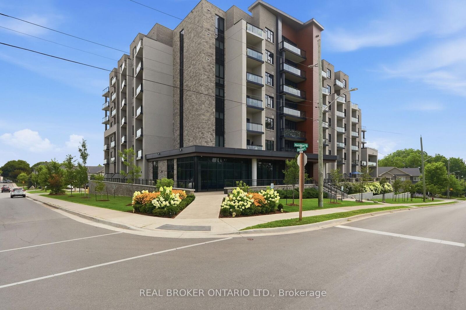 Property Photo:  30 Hamilton Street S 101  ON L8B 1V8 