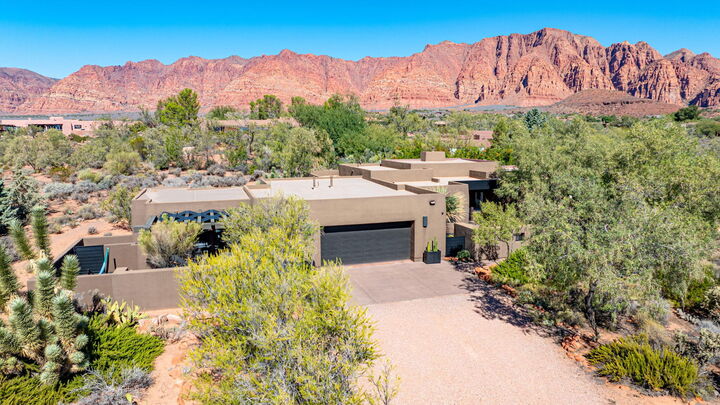 Property Photo:  1114 W Two Moons Cir  UT 84738 