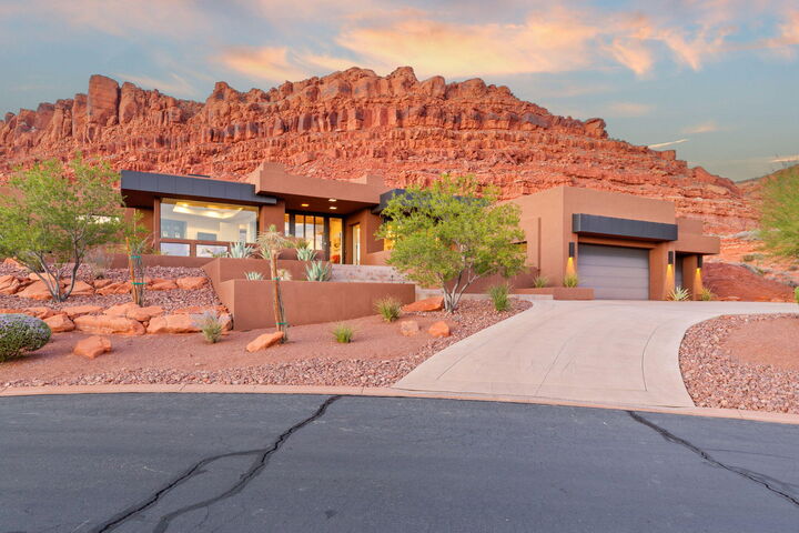 Property Photo:  2072 W Entrada Trail  UT 84770 
