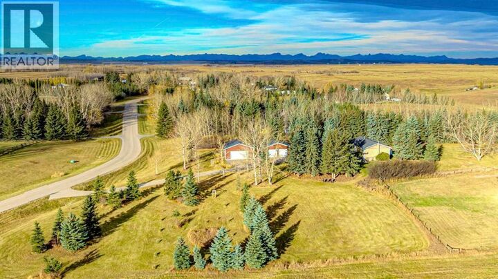 Property Photo:  11 Idlewild Estates  AB T3Z 1J1 