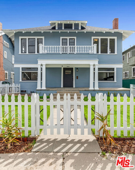 Property Photo:  1804 Roosevelt Ave  CA 90006 