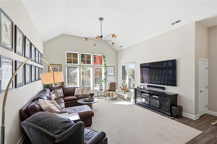 Property Photo: 154 Pointe Oakwood Way OH 45409