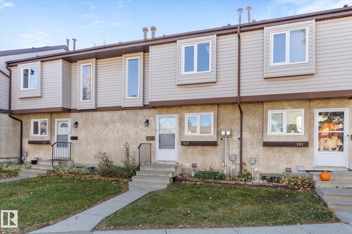 Property Photo:  109 Royal Terrace NW  AB T6J 4R2 