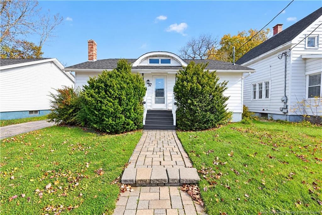 Property Photo:  37 Winter Avenue  NB E1C 5X2 