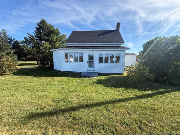 Property Photo:  792 Rue Basque  NB E1X 3P2 