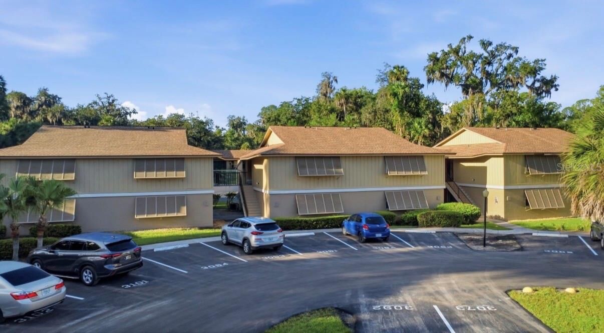 Property Photo:  130 Jasmine Woods Court 8D  FL 32725 