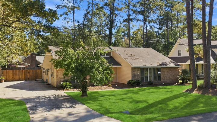 Property Photo: 413 Venus Drive LA 70471