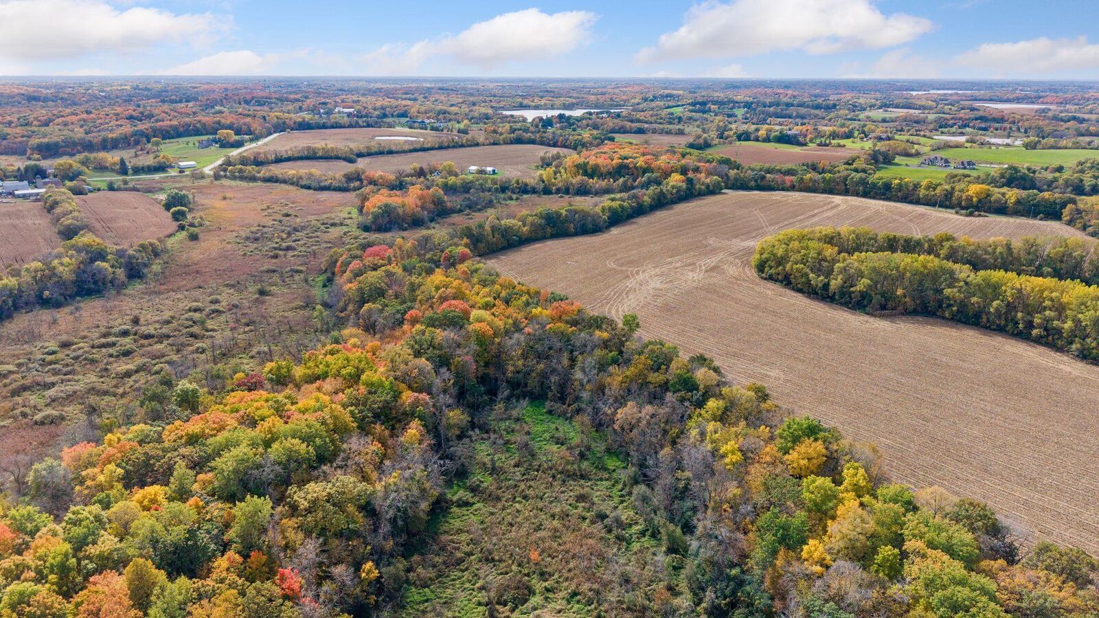 Property Photo:  2265 Pioneer Trail  MN 55340 