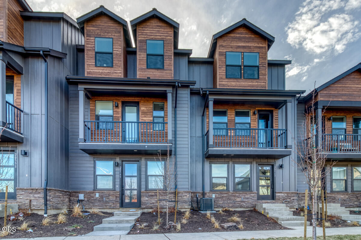 Property Photo: 20558 Empire Avenue OR 97701
