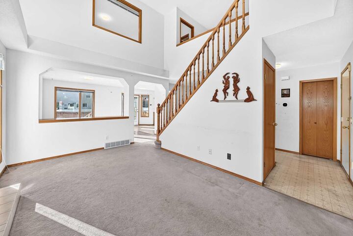 Property Photo:  66 Harvest Oak Crescent NE  AB T3K 4E1 