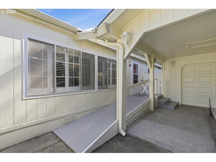 Property Photo: 146 42nd Way OR 97439