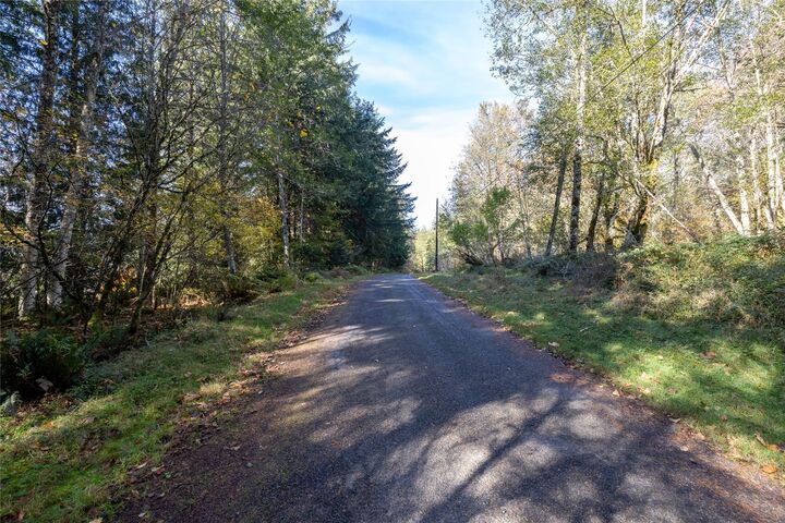 Property Photo:  32101 Xx  Kolisch Road E  WA 98323 