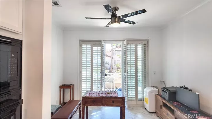 Property Photo:  10531 Ashton Ave 201  CA 90024 