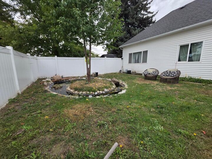 Property Photo: 117 E State St WA 99171