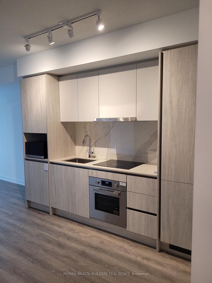 Property Photo:  180 Front Street E 610  ON M5A 0A9 