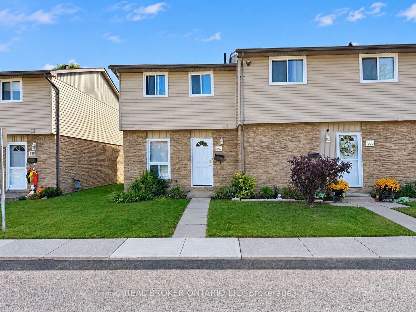 Property Photo:  875 Southdale Road E  ON N6E 1V7 