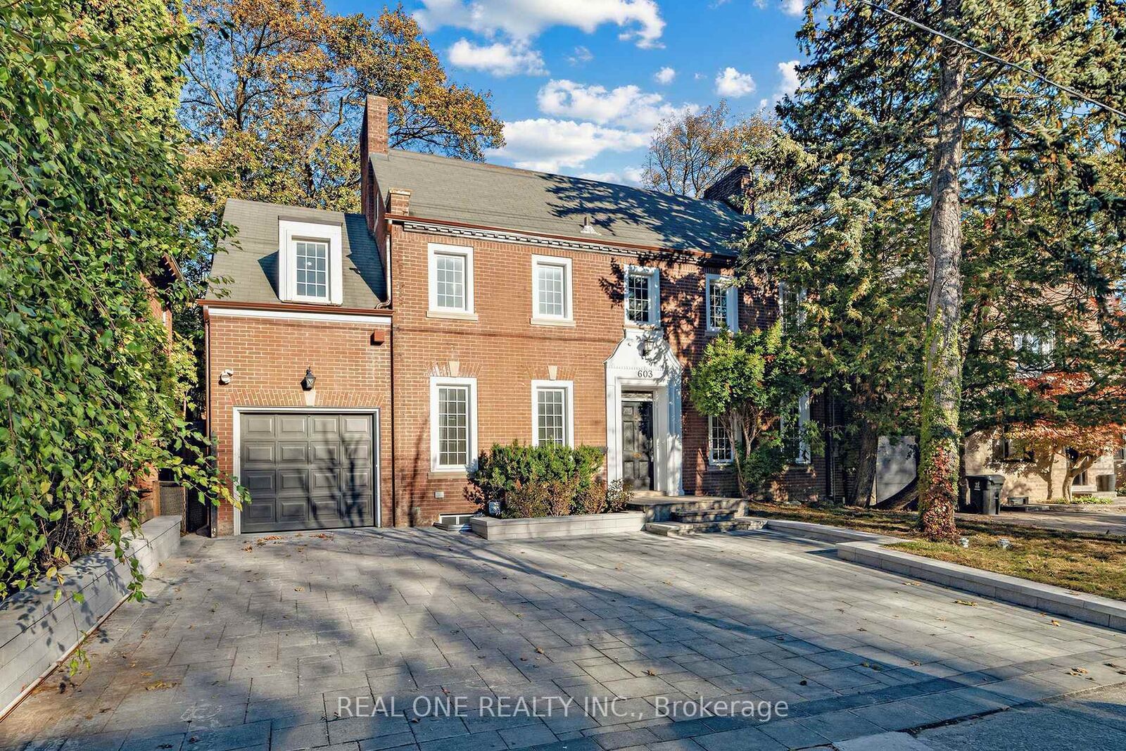 Property Photo:  603 Spadina Road  ON M5P 2X1 