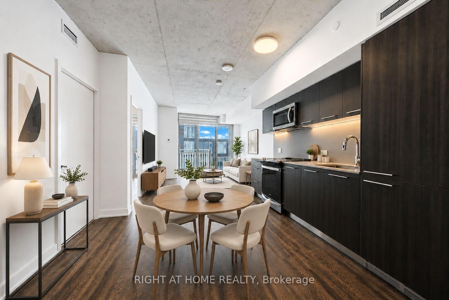 Property Photo:  45 Baseball Place 903  ON M4M 0H1 